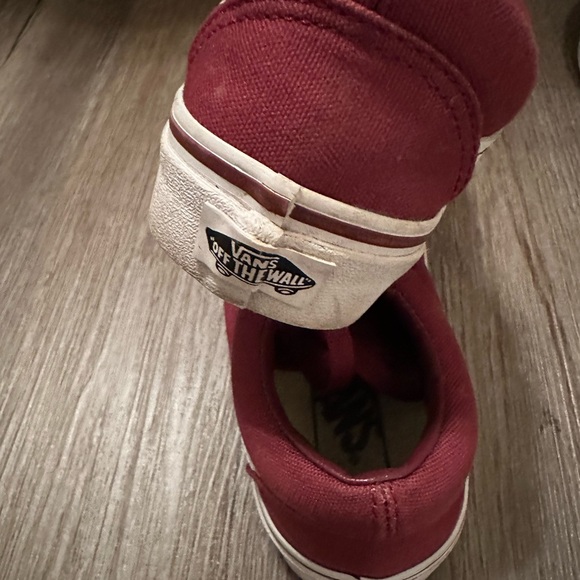 Authentic Maroon or Burgundy Vans Old Skool Skate Shoe - Picture 2 of 4